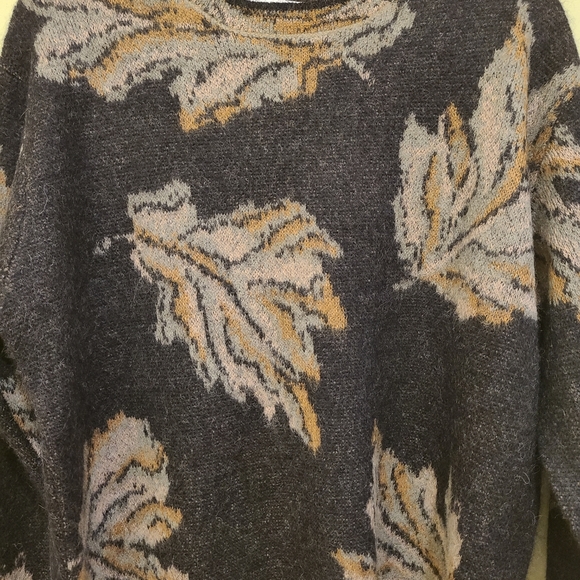 Vince Sweater - Picture 6 of 9